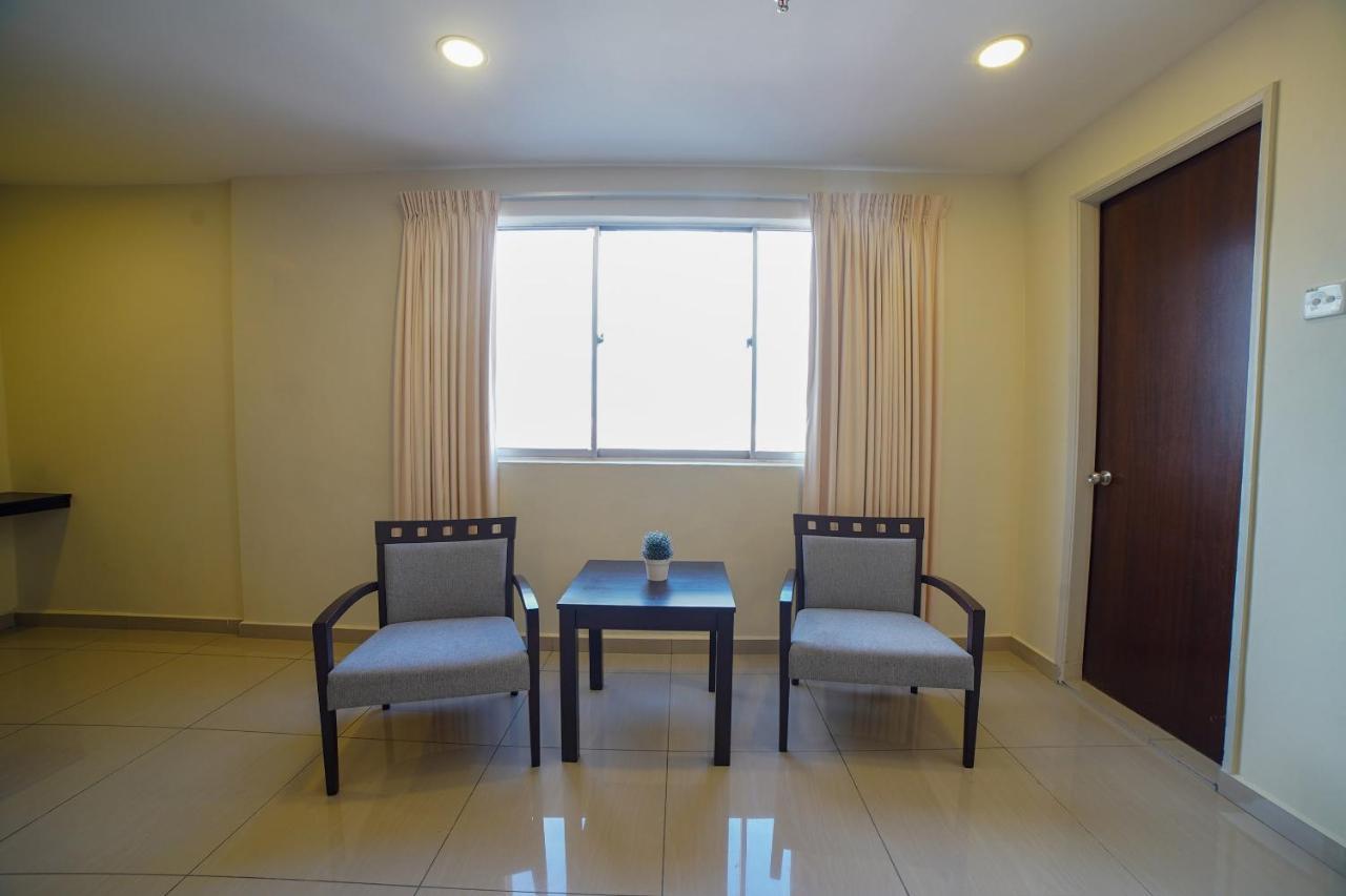 Oyo 89531 Villa Hotel Segamat Exterior photo