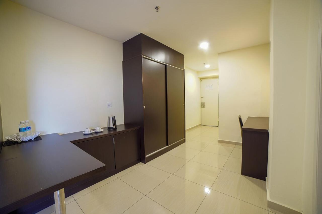 Oyo 89531 Villa Hotel Segamat Exterior photo