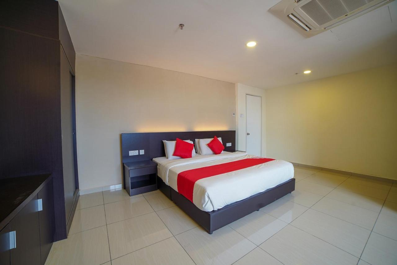 Oyo 89531 Villa Hotel Segamat Exterior photo