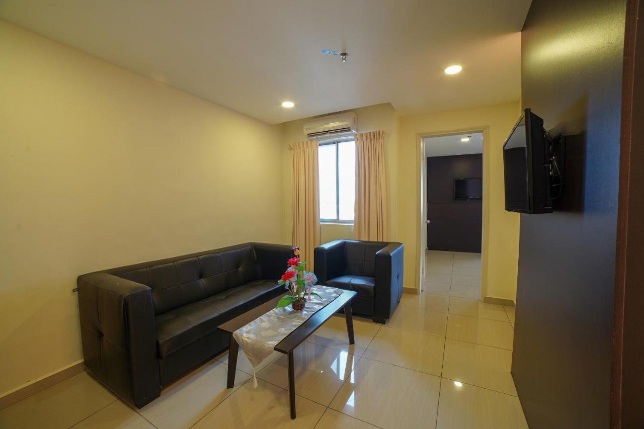 Oyo 89531 Villa Hotel Segamat Exterior photo