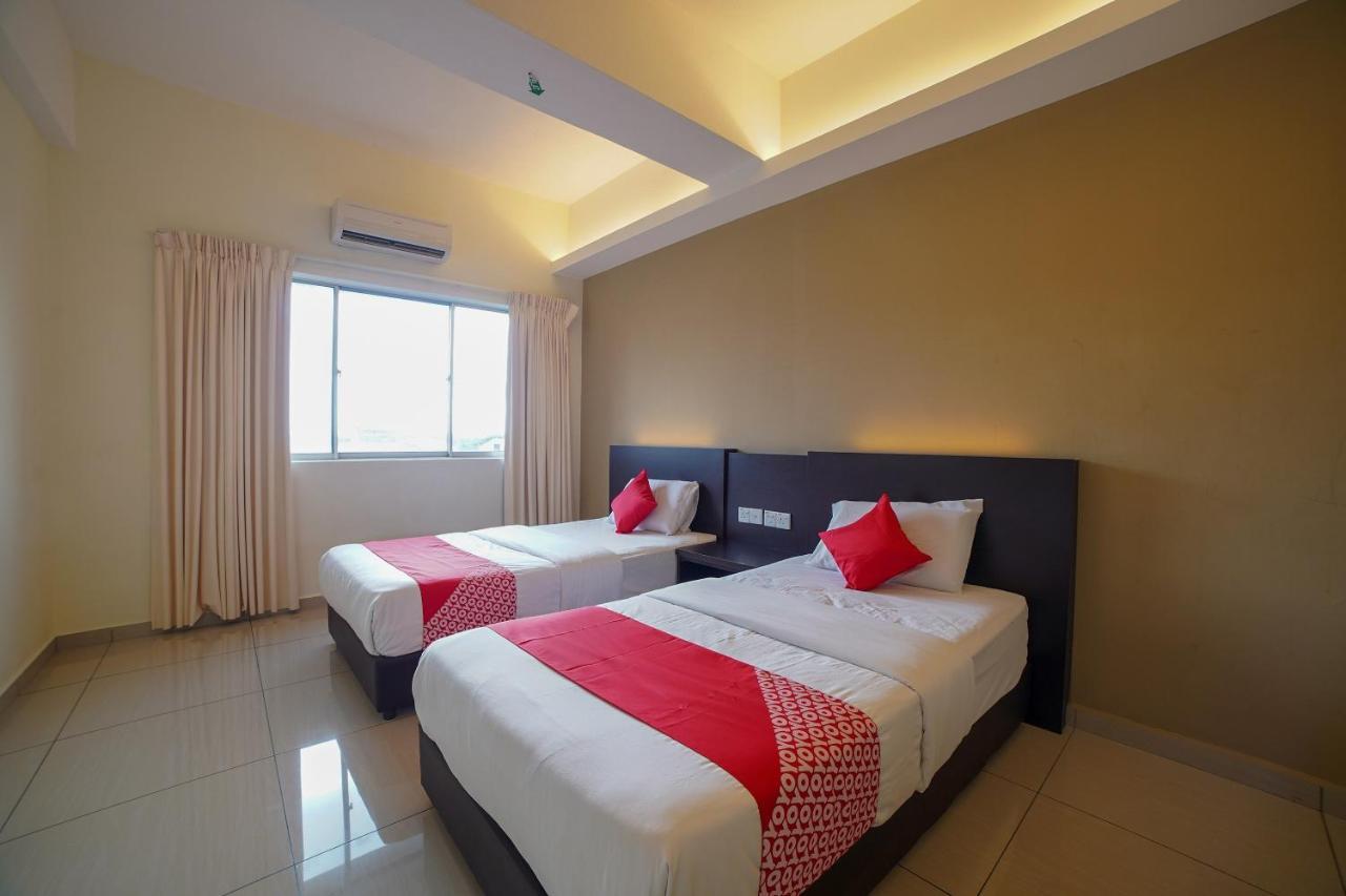 Oyo 89531 Villa Hotel Segamat Exterior photo