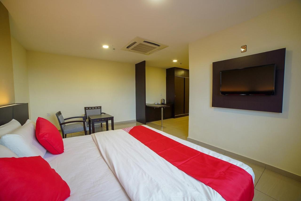 Oyo 89531 Villa Hotel Segamat Exterior photo