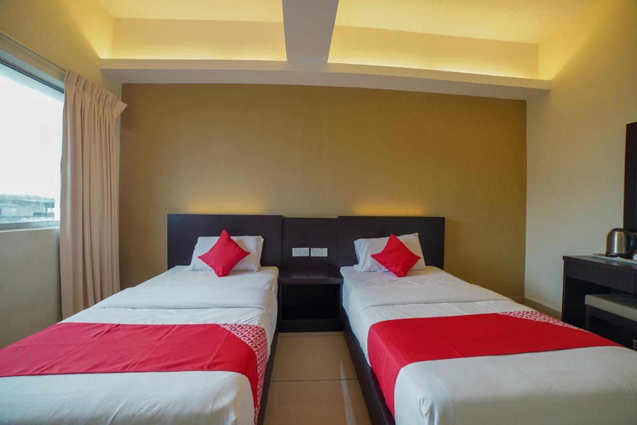 Oyo 89531 Villa Hotel Segamat Exterior photo